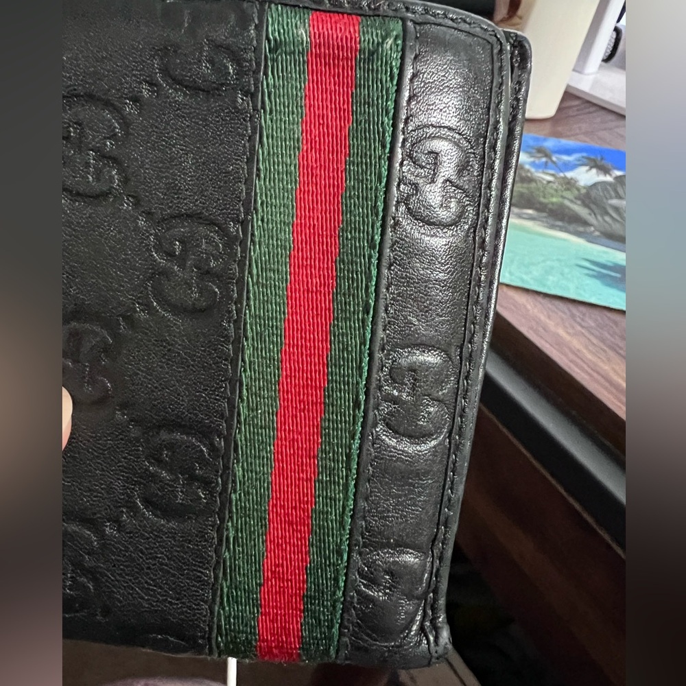 Gucci Embossed Black Wallet with Red and Green Accents - Picture 10 of 14